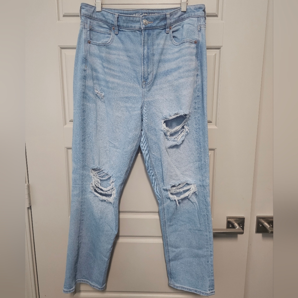 American Eagle Outfitters Mom Straight Jean